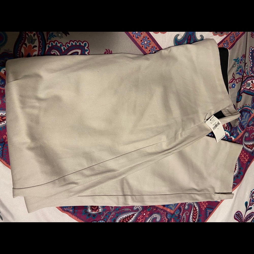 Old navy pixie pants - Picture 5 of 5